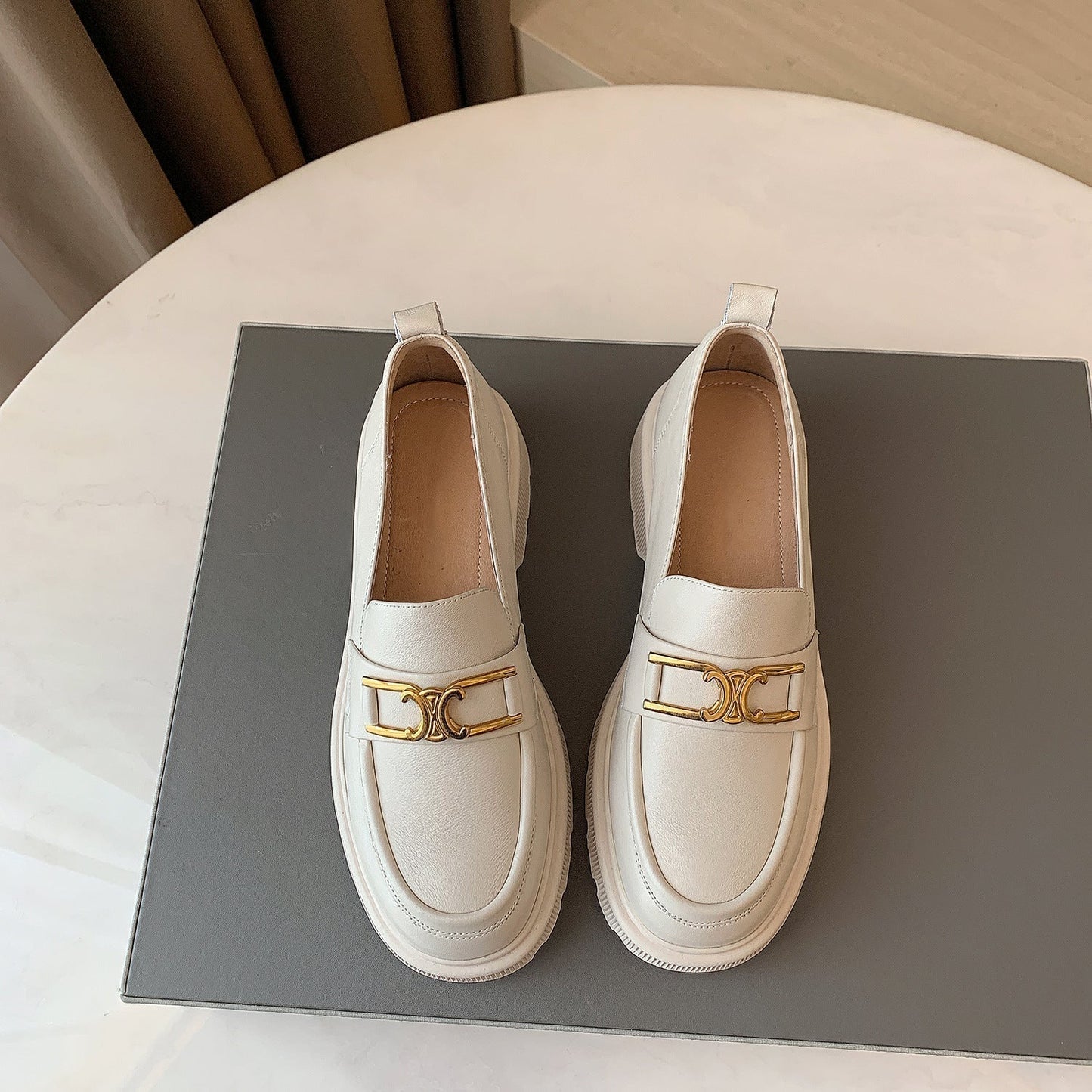 Zapatos retro de mujer con tacón alto