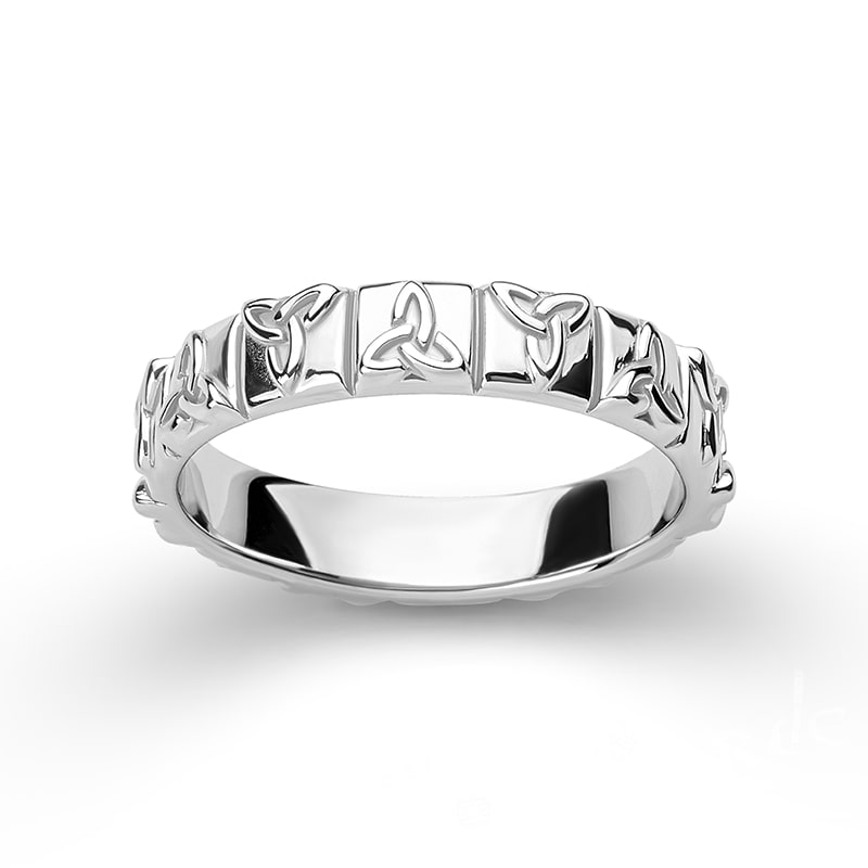 Handcrafted Triquetra Noble Band - Gold