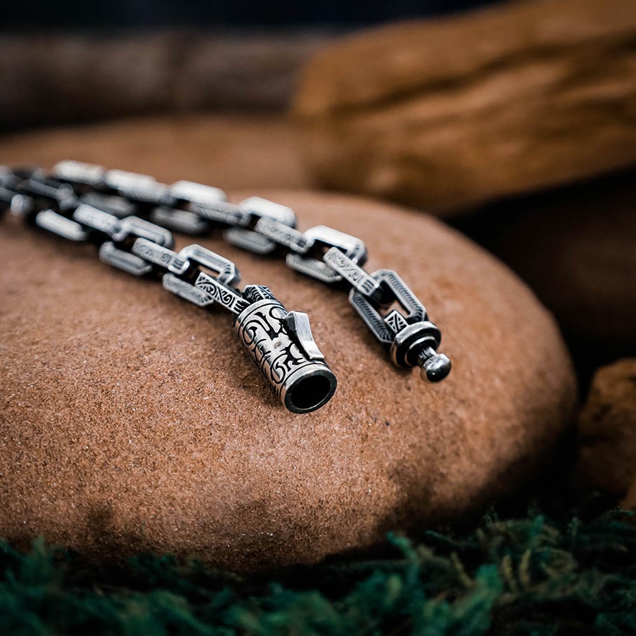 Antique Ornament Chain Bracelet