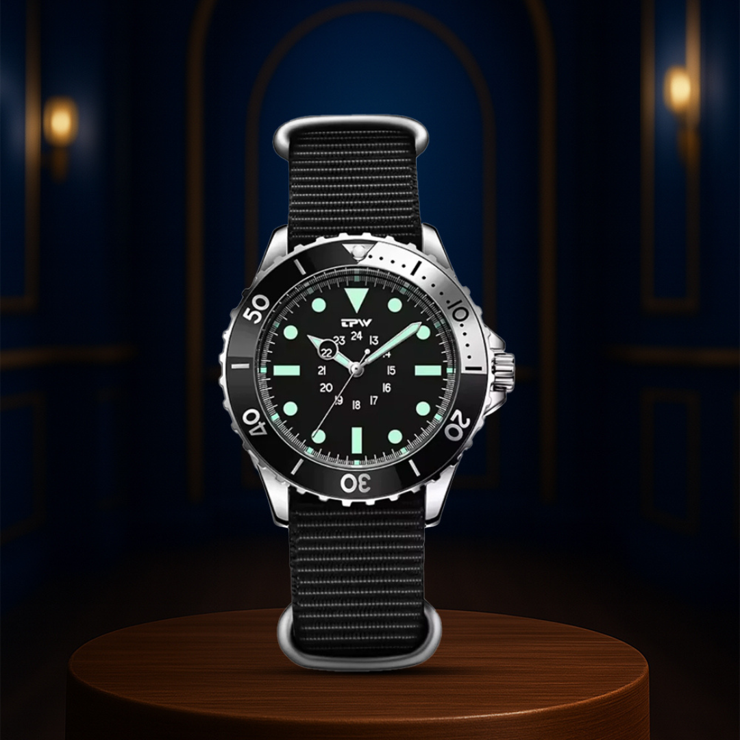 Robert | Classic Diver’s Watch with Luminous Markers | 41mm