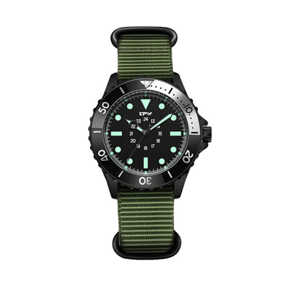 Robert | Classic Diver’s Watch with Luminous Markers | 41mm