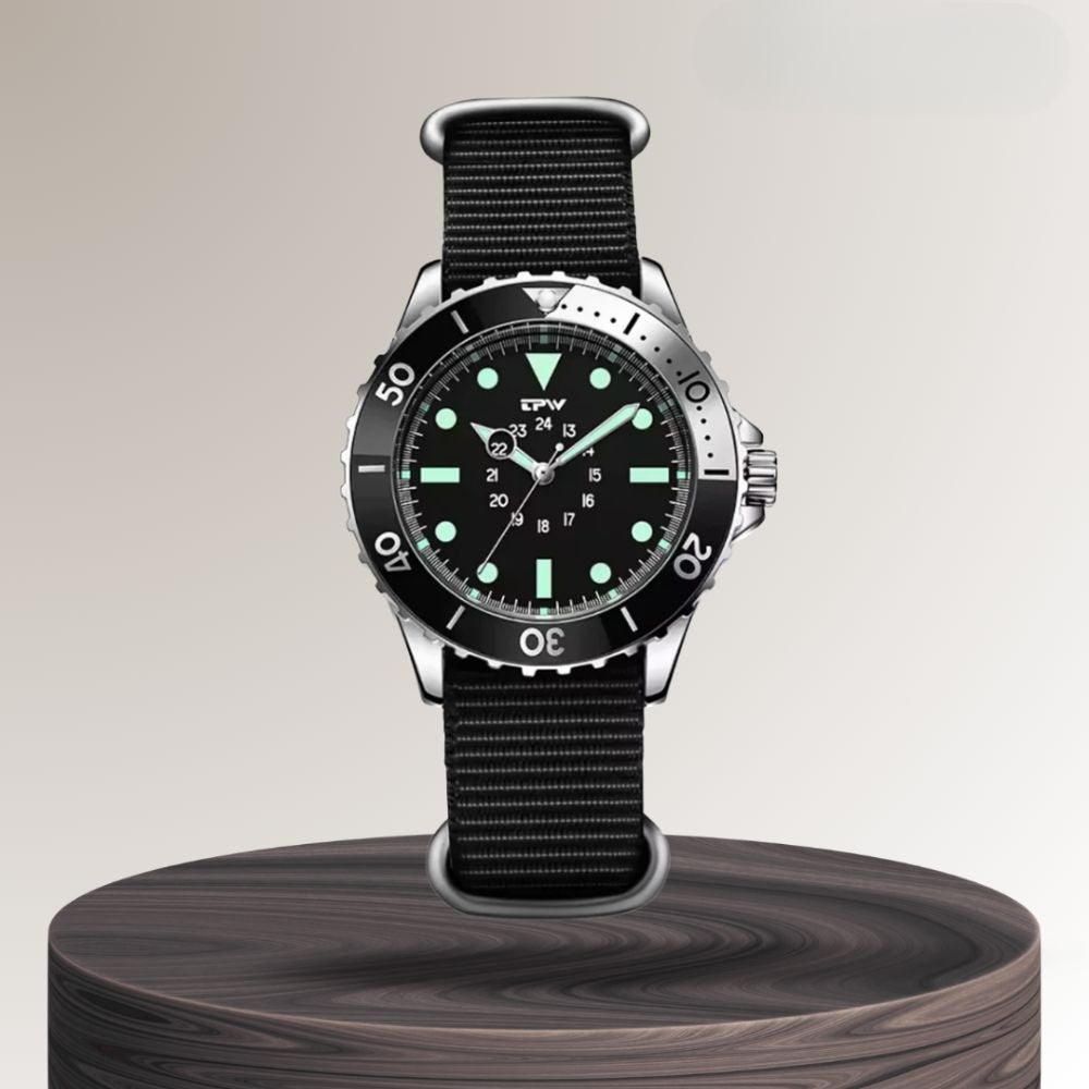Robert | Classic Diver’s Watch with Luminous Markers | 41mm