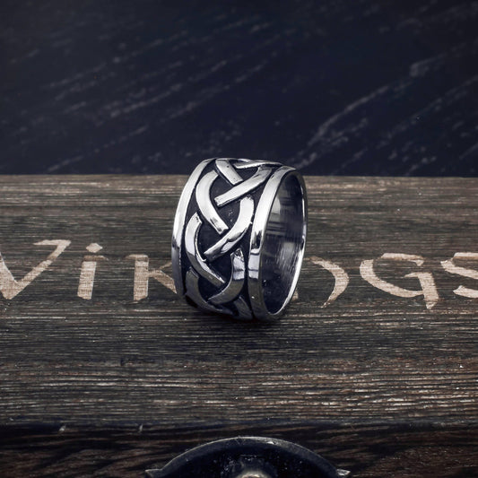 Endless Celtic Knot Band - Stainless Steel