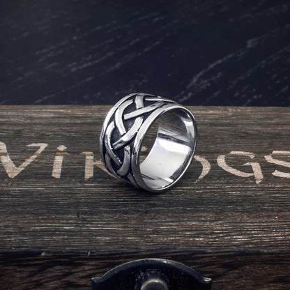 Endless Celtic Knot Band - Stainless Steel