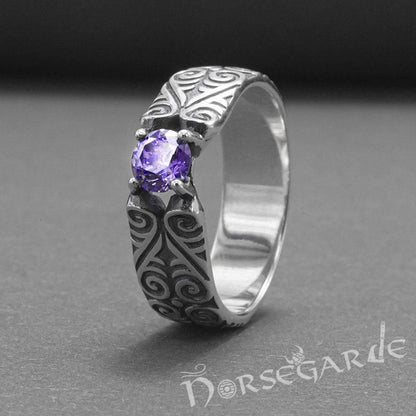 Handcrafted Floral Pattern Band with Gem - Sterling Silver