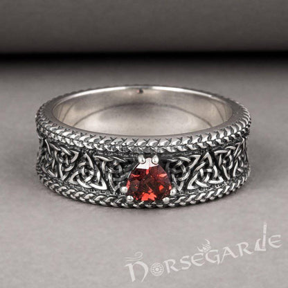 Handcrafted Luck Knots Band with Gem - Sterling Silver, Green Gem Variant