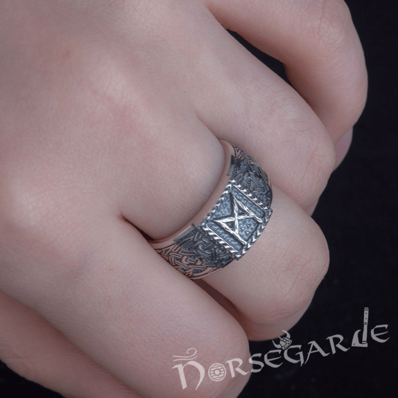 Handcrafted Mannaz Rune Borre Ornament Band - Sterling Silver