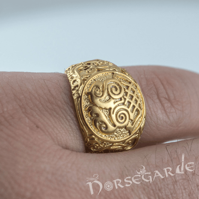 Handcrafted Urnes Style Sleipnir Ring - Gold